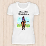 Achtung Verrückte Reiterin - Personalisierbares Pferde T-Shirt