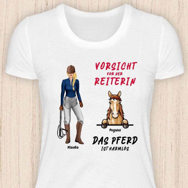 Vorsicht vor der Reiterin - Personalisierbarer Pferde T-Shirt