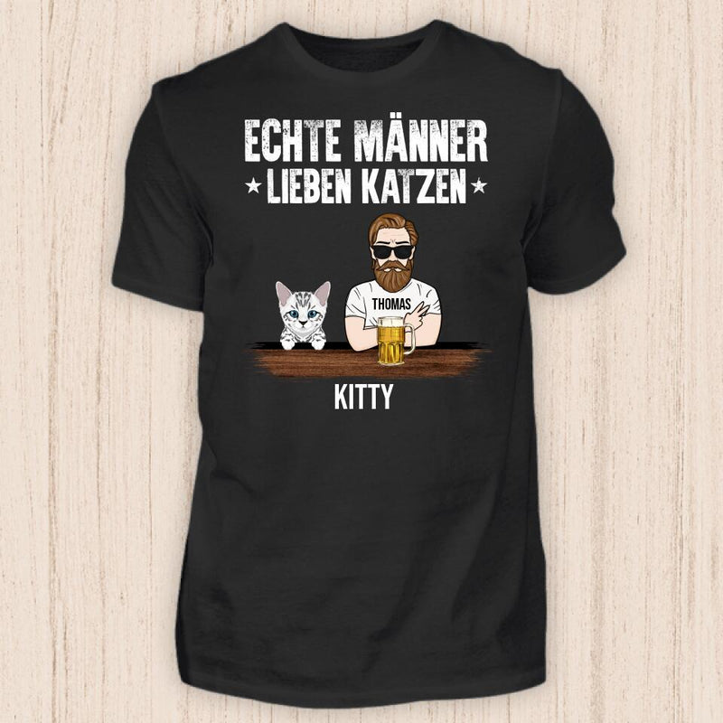 Echte Männer lieben Katzen - Personalisierbares Katzen T-Shirt